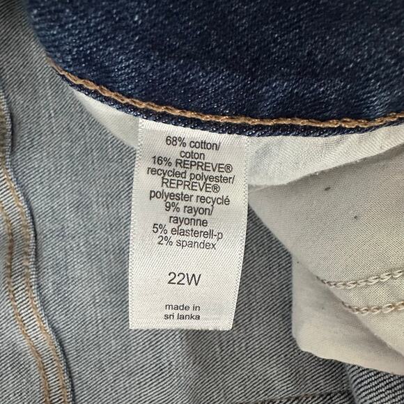 Edgely Women's Plus Size Denim Shorts 22W Distressed Stretch Casual Jean Shorts - Picture 4 of 8